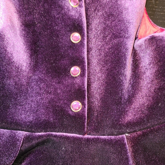 Gorgeous purple velvet dress with jeweled buttons - Picture 2 of 3